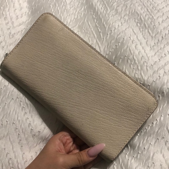 Micheal kors full Wallet - Picture 2 of 8